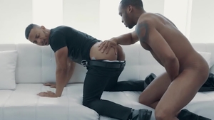 NoirMale - Sex with muscle Trent King next to Zario Travezz